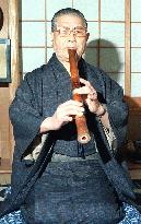 Shakuhachi player Shimabara dies at 100